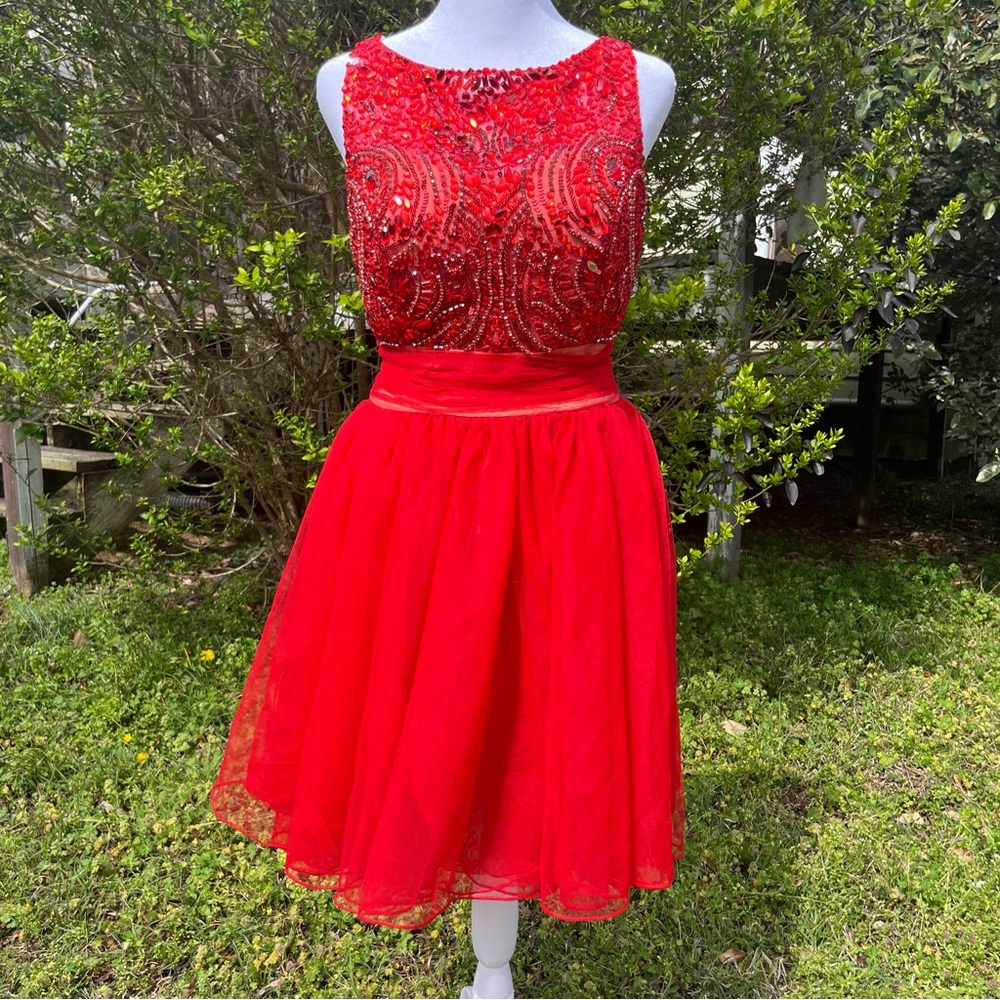 SHERRI HILL 11032 Bright Red Rhinestone Mini Formal Semi-Formal Dress Size 8